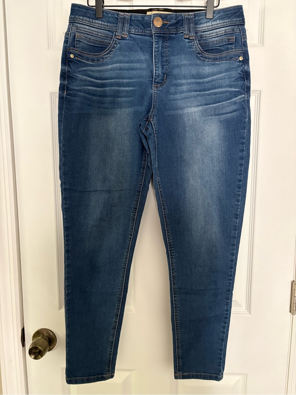 Democracy Women's Skinny Jeans in Blue Wash